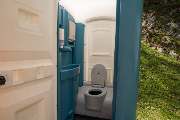 Porta potty delivery and setup in Leesburg, VA